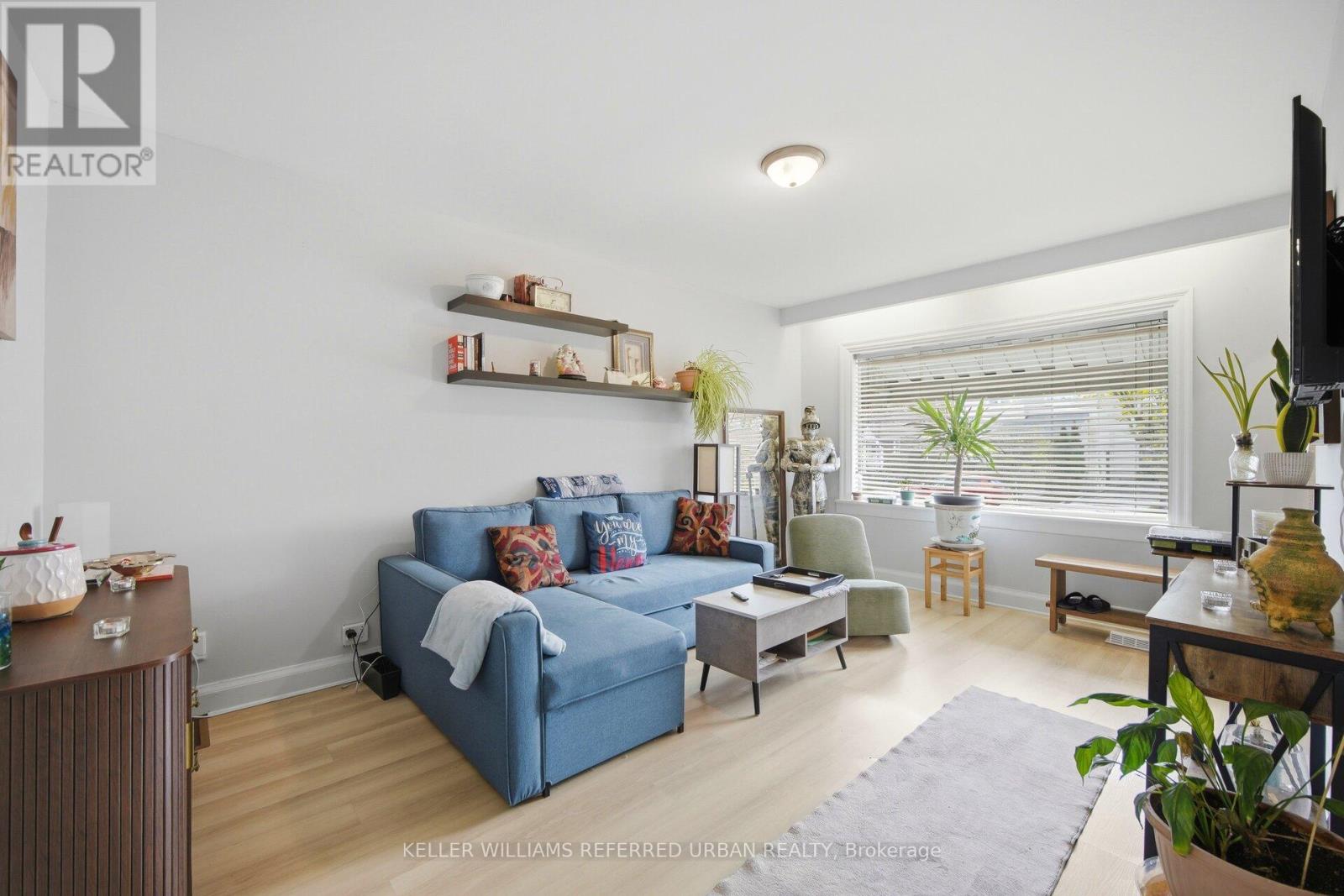 47 St Hubert Avenue, Toronto, Ontario  M4J 3Z2 - Photo 6 - E13068890