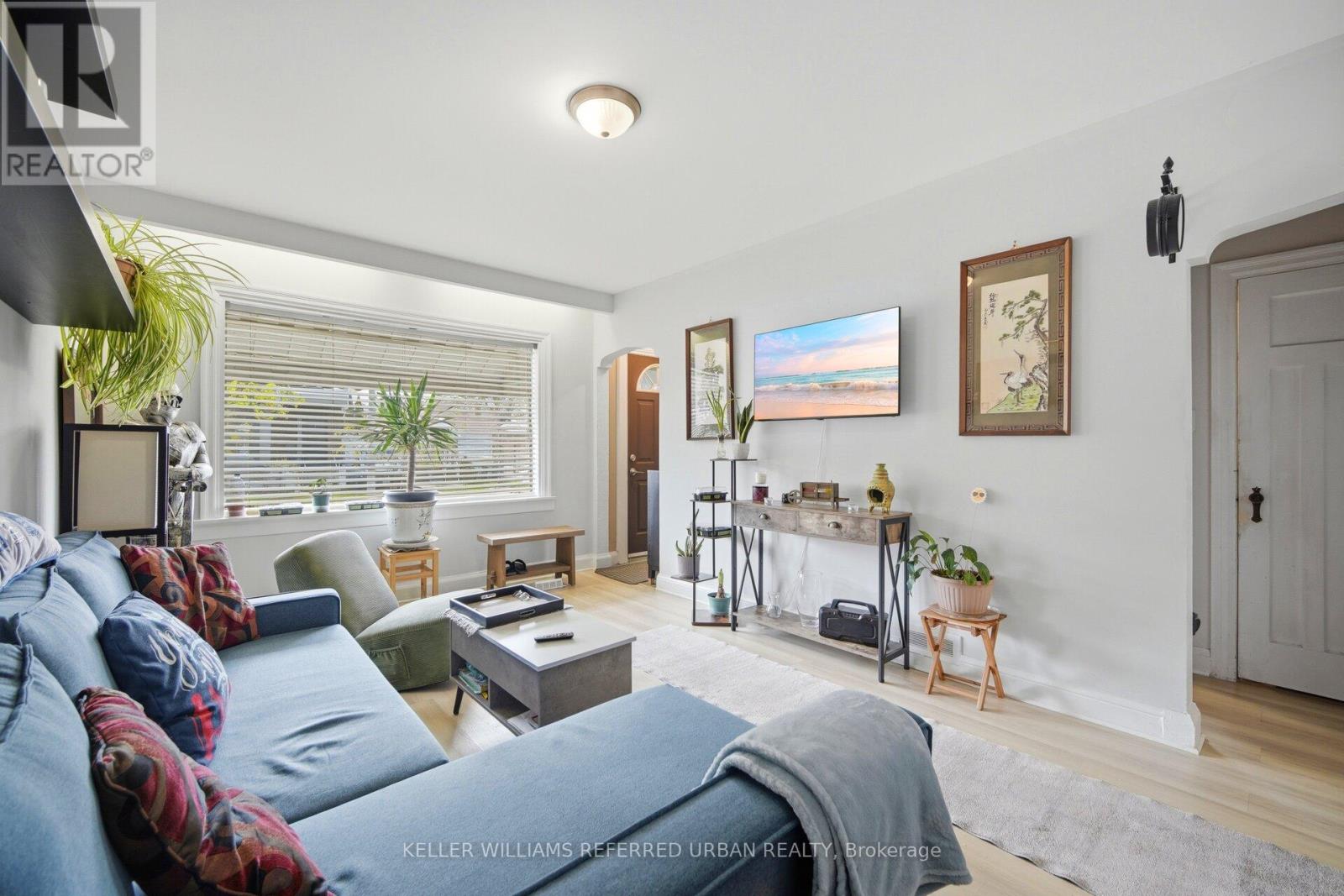 47 St Hubert Avenue, Toronto, Ontario  M4J 3Z2 - Photo 7 - E13068890