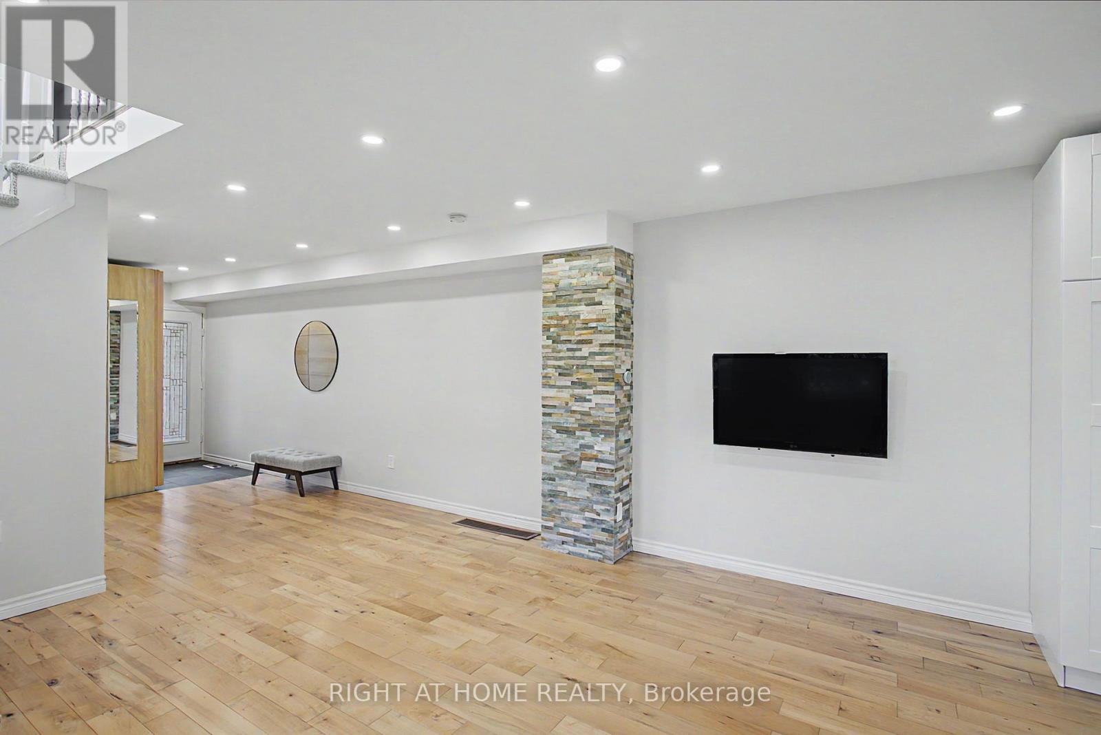 71 Avenue Road, Richmond Hill, Ontario  L4C 9N6 - Photo 20 - N13028618