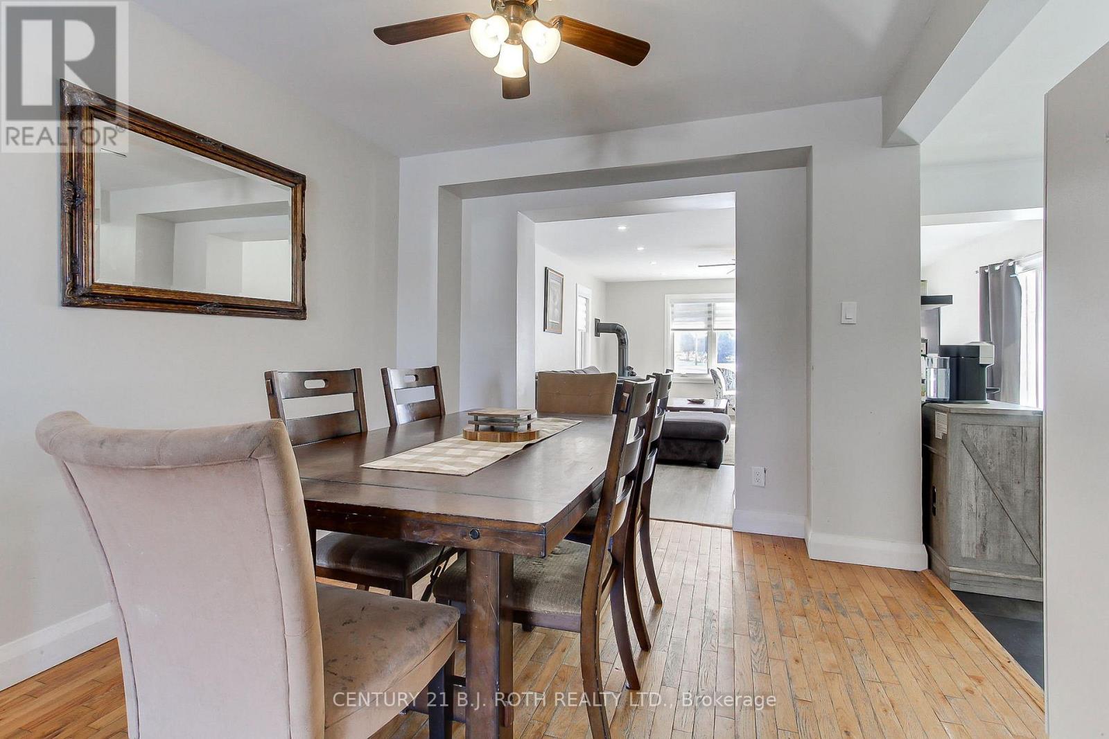 7 Fontaine Drive, Georgina, Ontario  L4P 3P2 - Photo 6 - N12839496