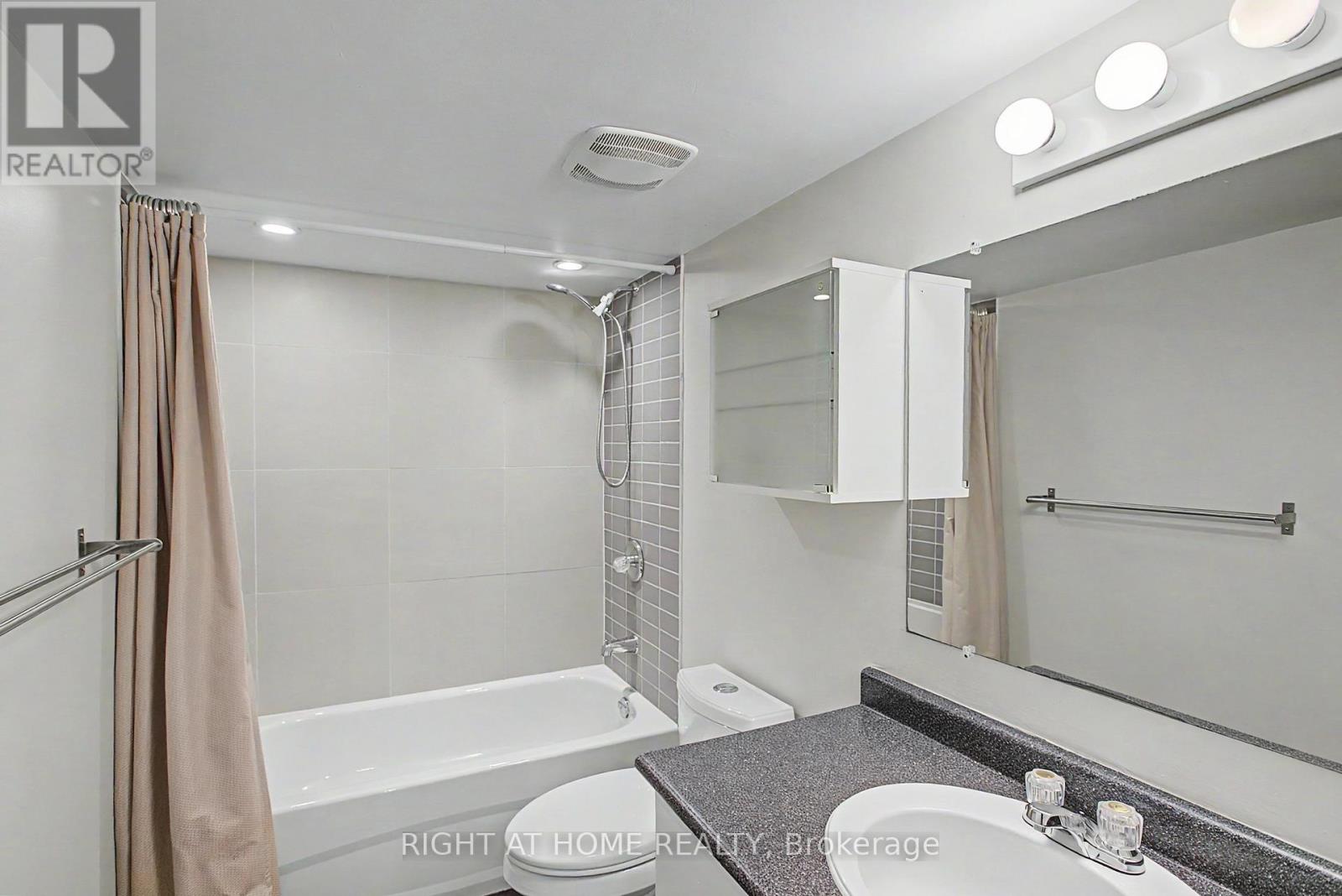 71 Avenue Road, Richmond Hill, Ontario  L4C 9N6 - Photo 39 - N13028618