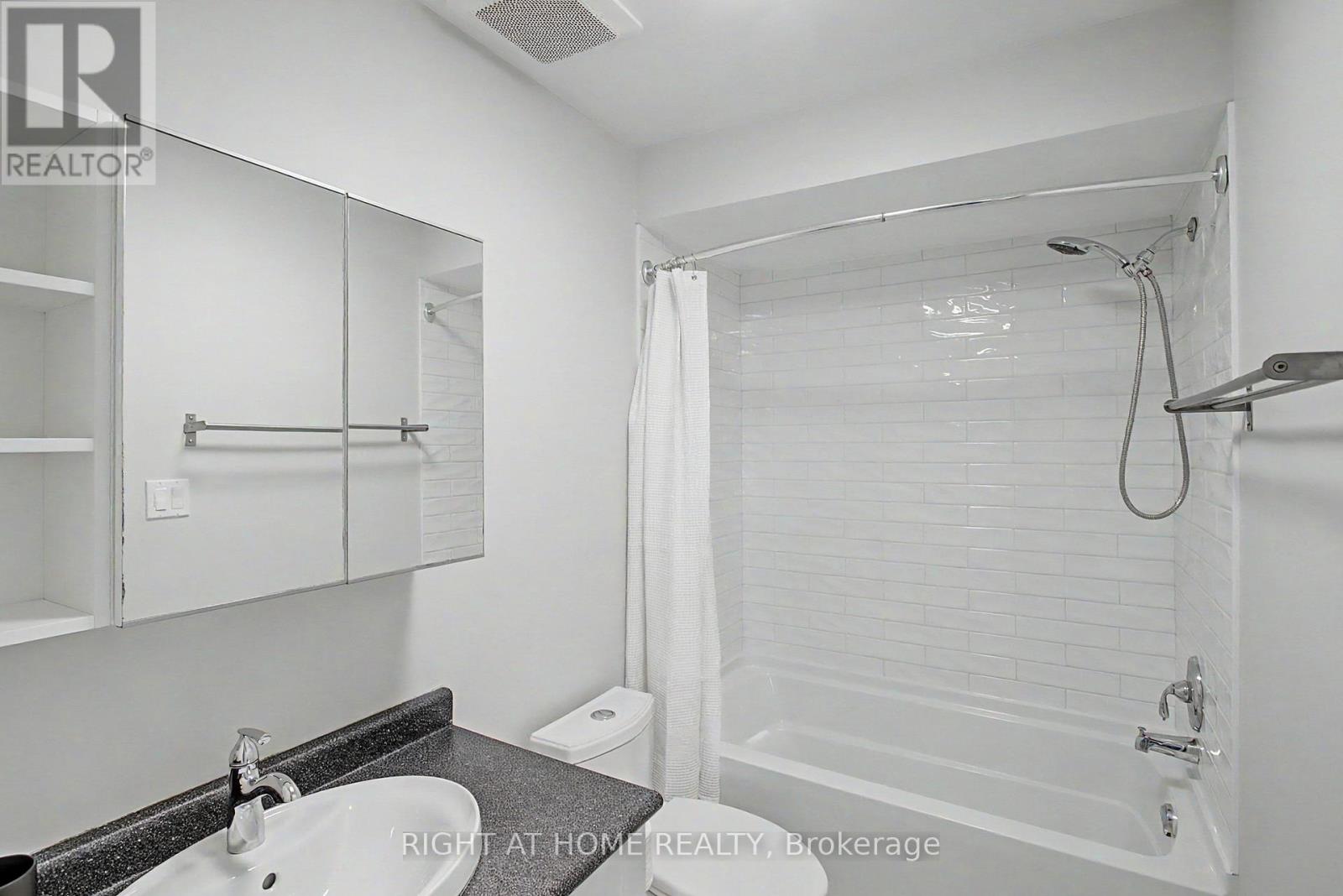 71 Avenue Road, Richmond Hill, Ontario  L4C 9N6 - Photo 25 - N13028618