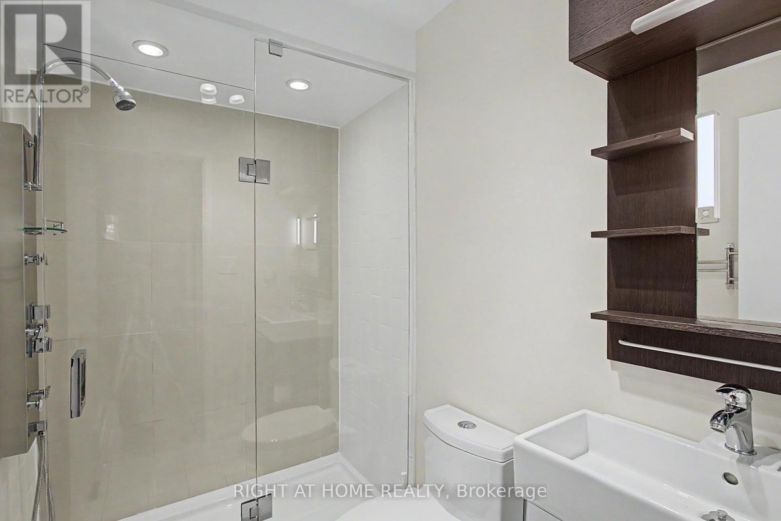 71 Avenue Road, Richmond Hill, Ontario  L4C 9N6 - Photo 29 - N13028618