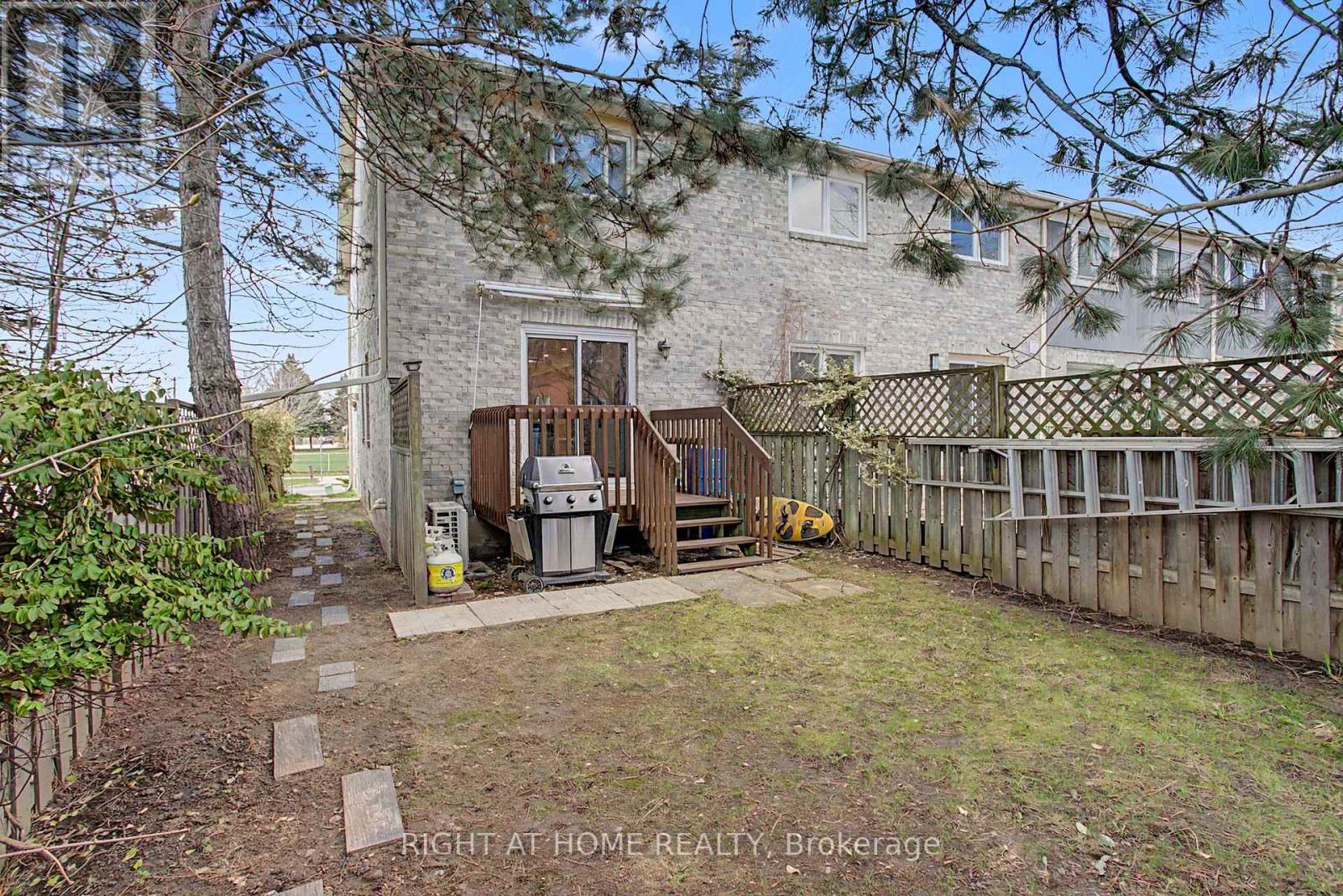 71 Avenue Road, Richmond Hill, Ontario  L4C 9N6 - Photo 3 - N13028618