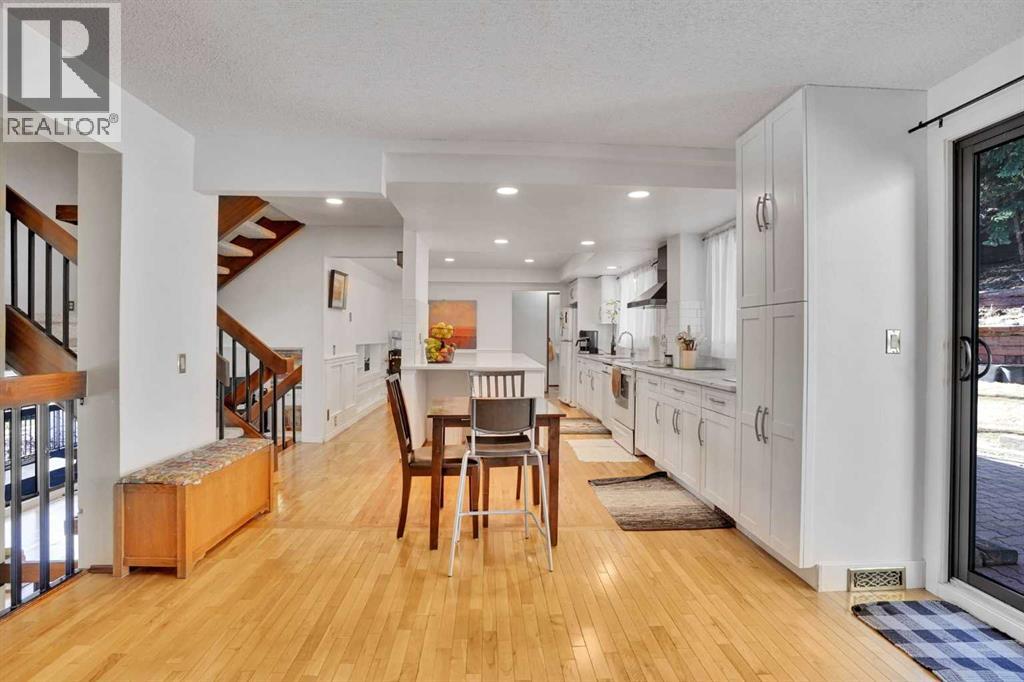 5819 Coach Hill Road Sw, Calgary, Alberta  T3H 1E3 - Photo 28 - A2306674