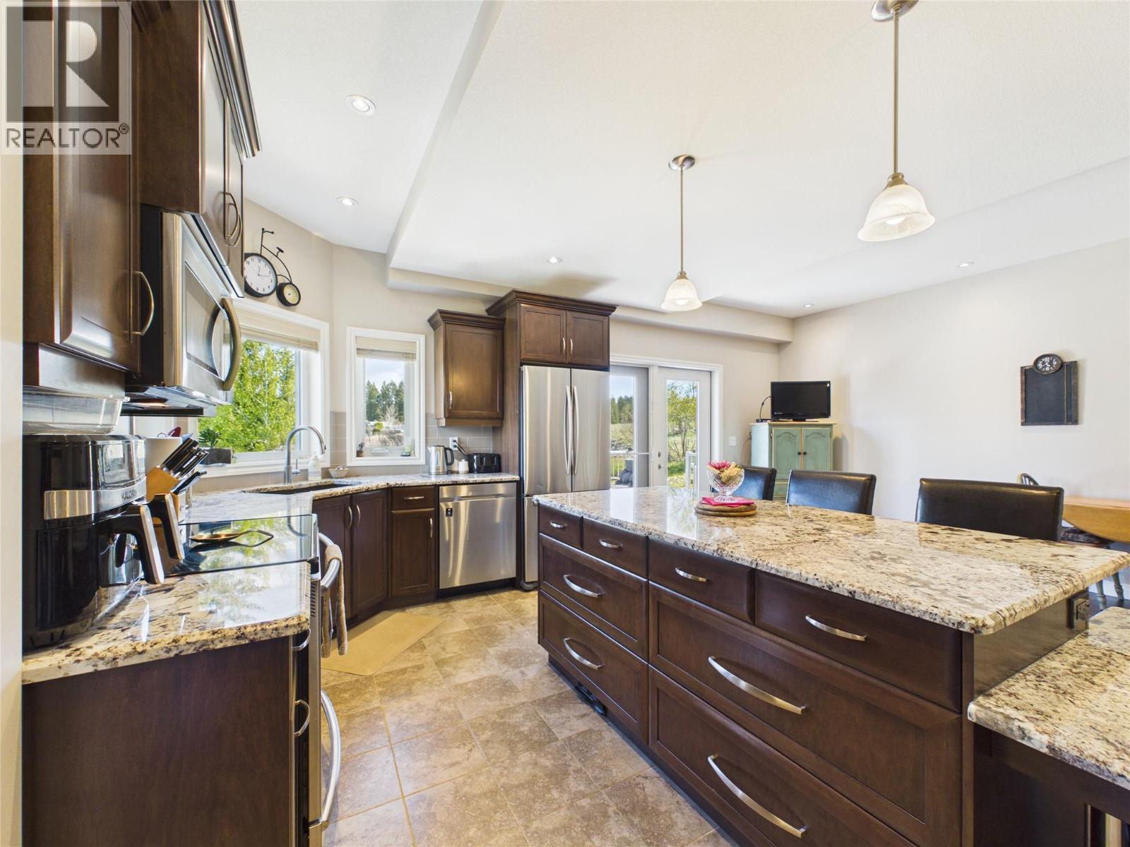 708 22nd Avenue S, Cranbrook, British Columbia  V1C 6Y7 - Photo 8 - 10385323