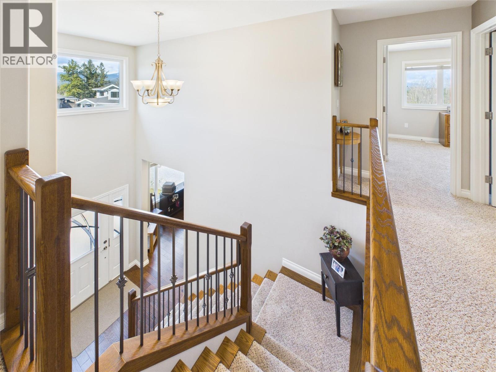 708 22nd Avenue S, Cranbrook, British Columbia  V1C 6Y7 - Photo 2 - 10385323