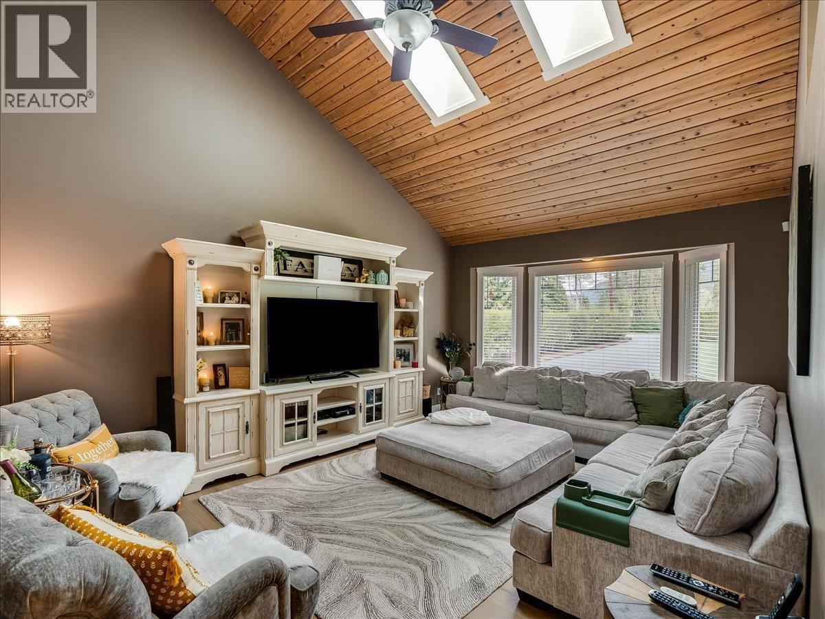 148 100th Street, Castlegar, British Columbia  V1N 3C5 - Photo 20 - 10385327