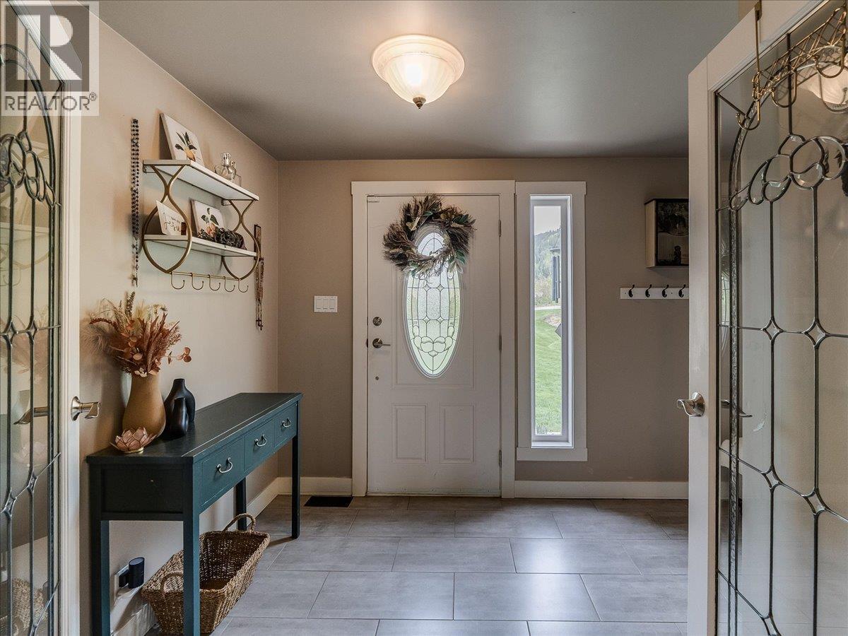 148 100th Street, Castlegar, British Columbia  V1N 3C5 - Photo 37 - 10385327
