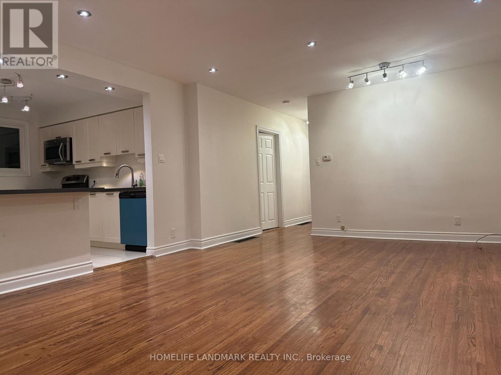 307 AXMINSTER DRIVE, Richmond Hill, Ontario