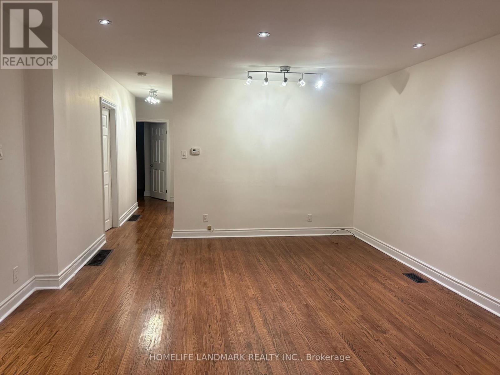 307 Axminster Drive, Richmond Hill, Ontario  L4C 2W3 - Photo 2 - N13068748
