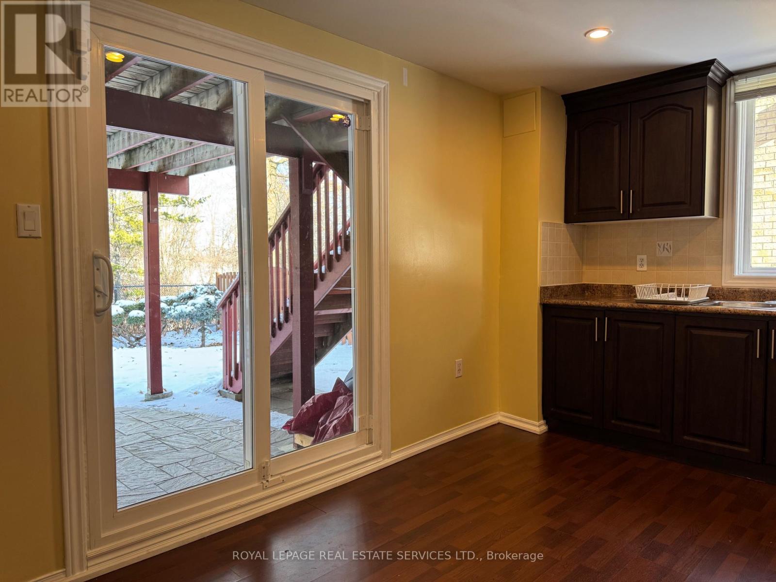 56 Sadot Court, Vaughan, Ontario  L4J 8A8 - Photo 2 - N13068812