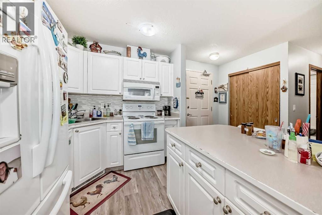 214, 60 Jacobs Close, Red Deer, Alberta  T4P 4A2 - Photo 5 - A2304369