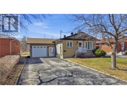 2585 Dorsett Dr, Sudbury, Ontario