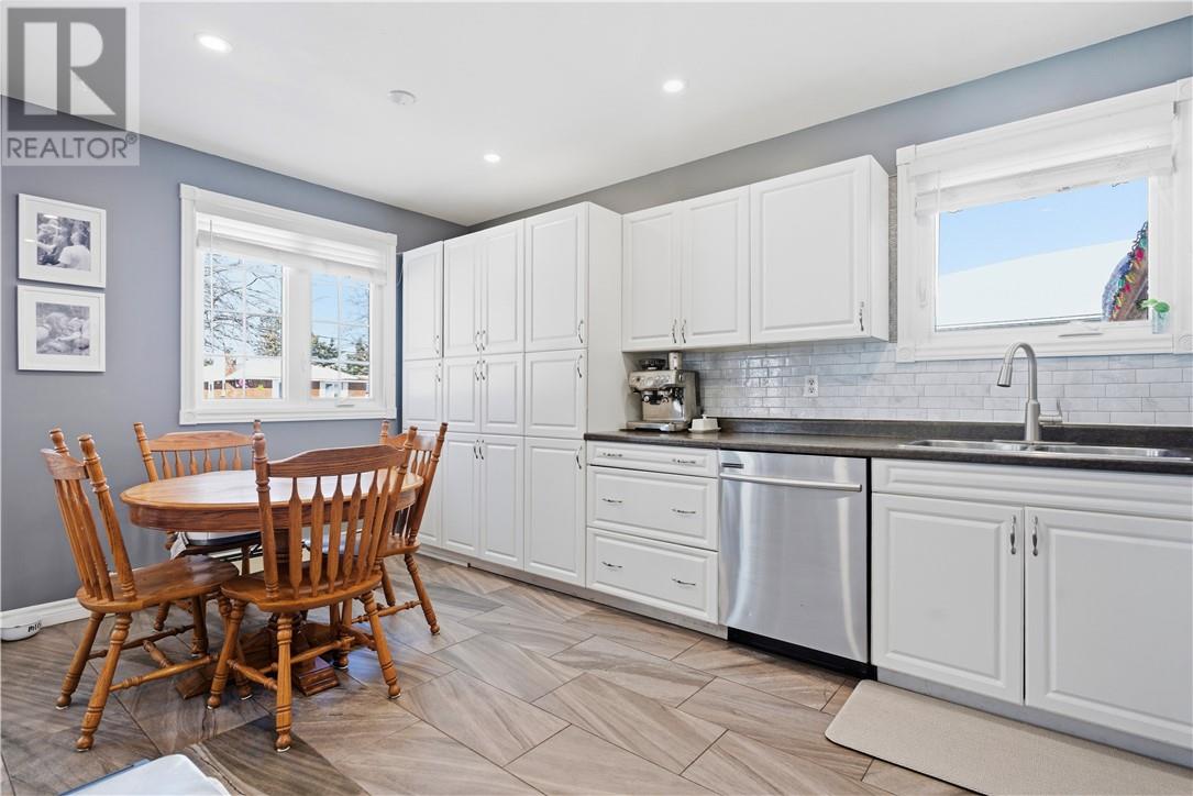 2585 Dorsett Dr, Sudbury, Ontario  P3B 3Y6 - Photo 8 - 2127426