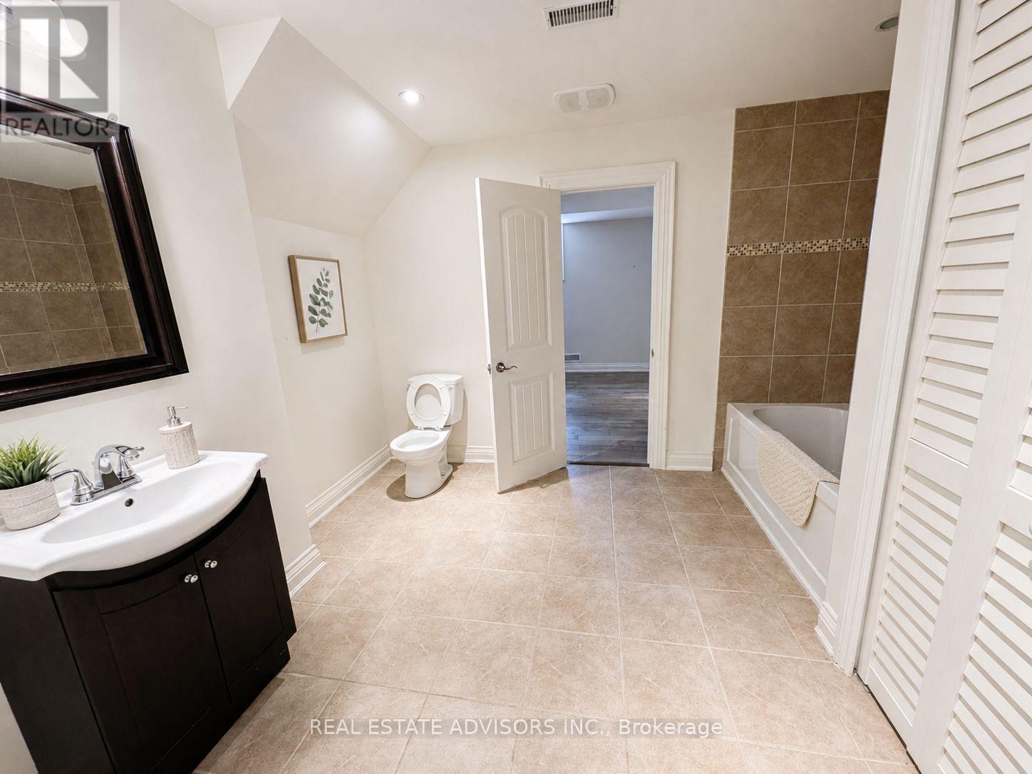 428 Maplehurst Avenue, Oakville, Ontario  L6L 4Y7 - Photo 24 - W13068746