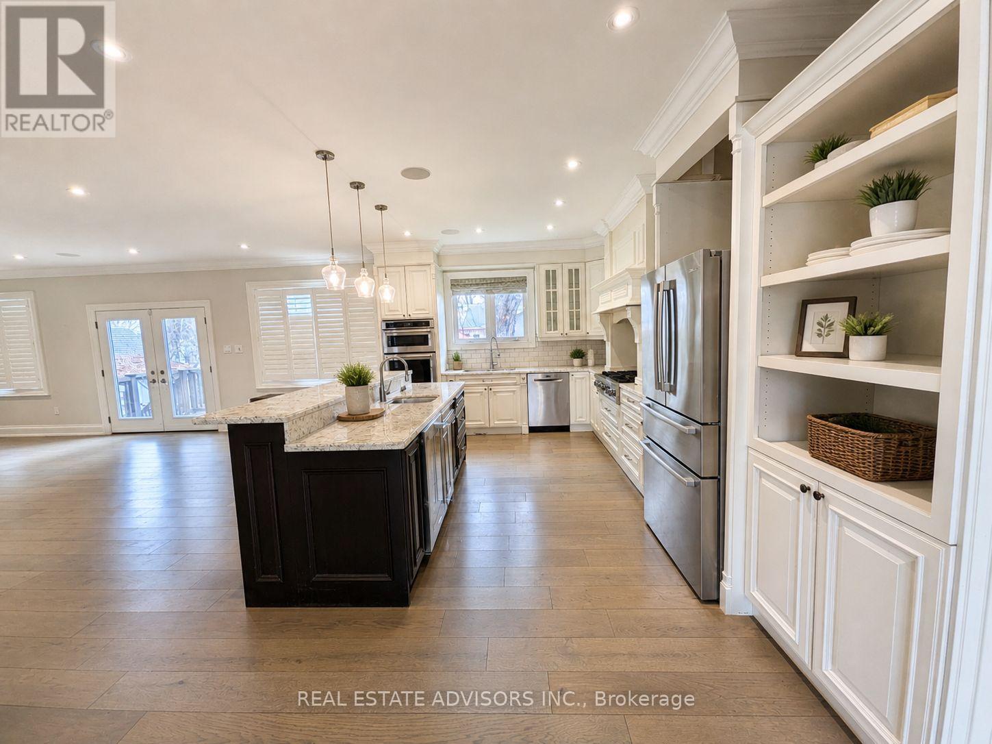 428 Maplehurst Avenue, Oakville, Ontario  L6L 4Y7 - Photo 5 - W13068746