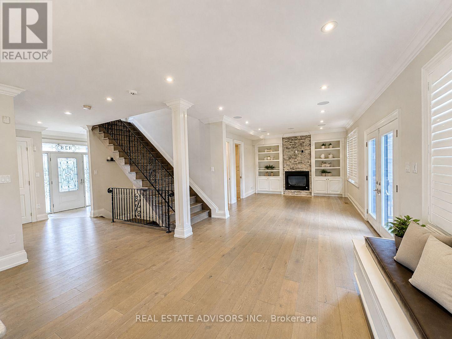 428 Maplehurst Avenue, Oakville, Ontario  L6L 4Y7 - Photo 7 - W13068746
