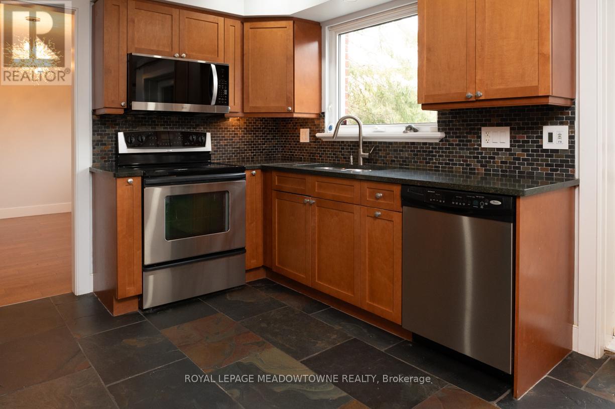 1435 Petrie Way, Mississauga, Ontario  L5J 3Z7 - Photo 11 - W13068820