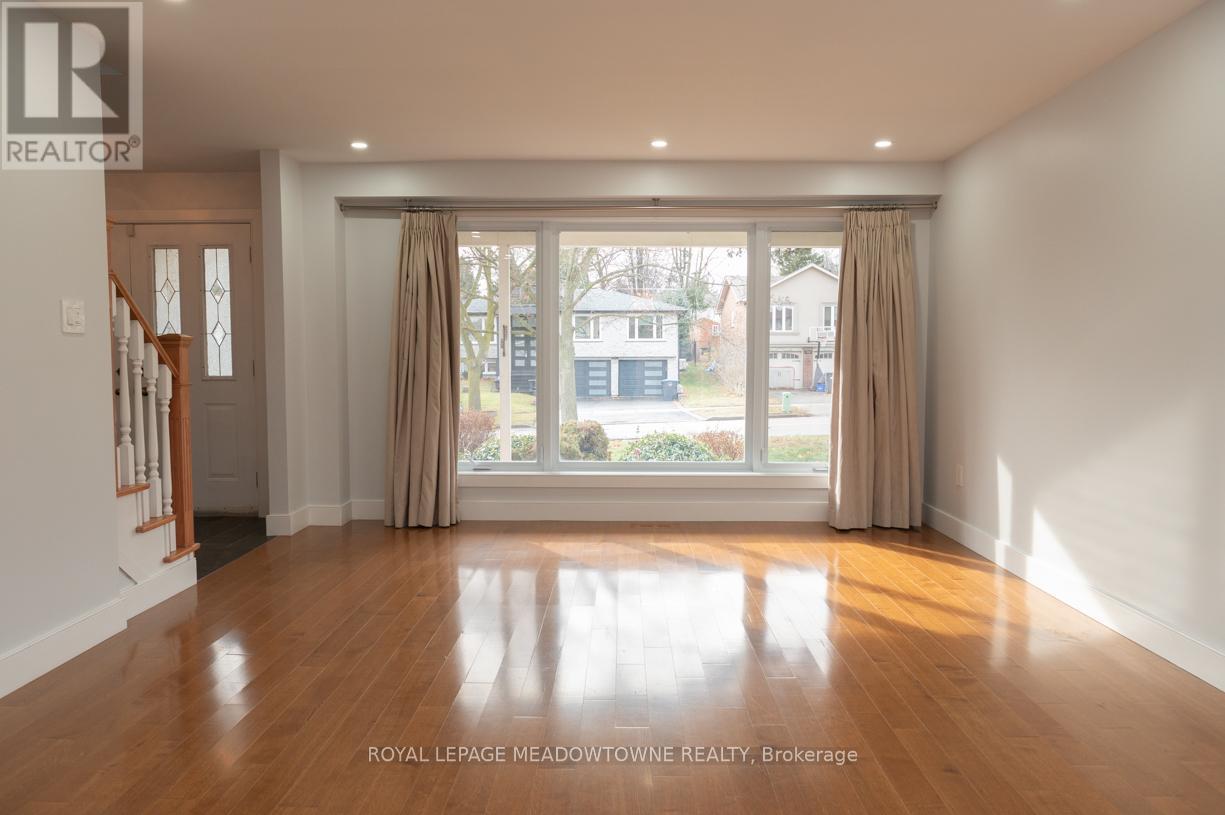 1435 Petrie Way, Mississauga, Ontario  L5J 3Z7 - Photo 8 - W13068820