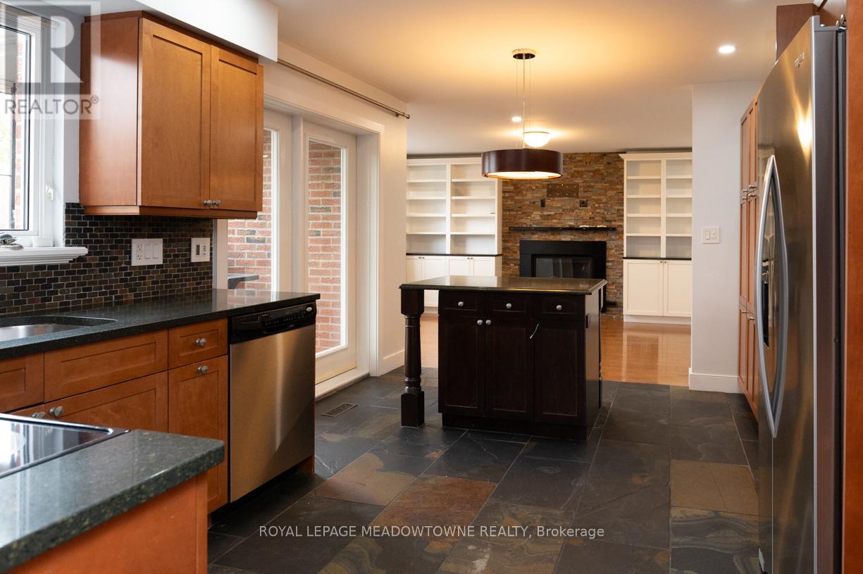 1435 Petrie Way, Mississauga, Ontario  L5J 3Z7 - Photo 9 - W13068820