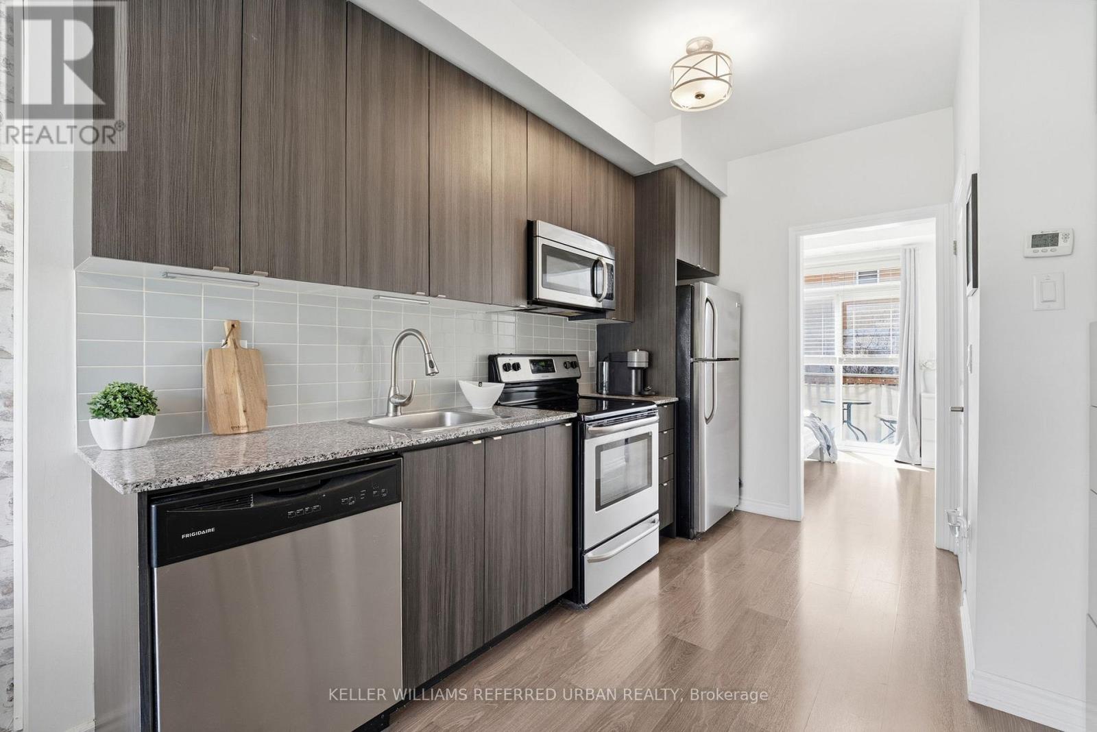 241 - 390 Hopewell Avenue, Toronto, Ontario  M6E 2S2 - Photo 4 - W13068860