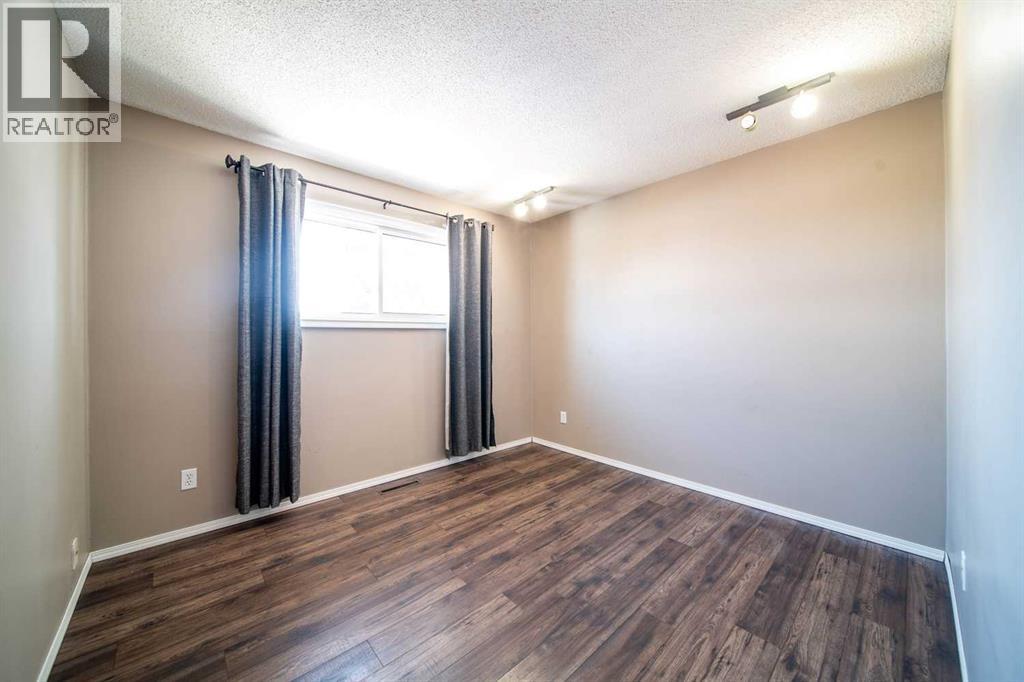 805 10 Avenue, Wainwright, Alberta  T9W 1B8 - Photo 8 - A2298352
