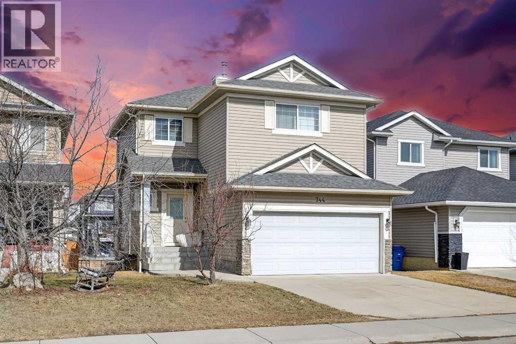 744 Luxstone Landing SW, Airdrie, Alberta  T4B 3L1 - Photo 3 - A2294923