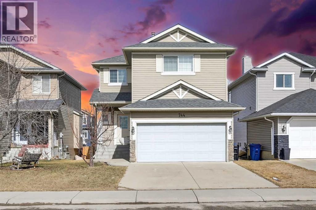 744 Luxstone Landing SW, Airdrie, Alberta  T4B 3L1 - Photo 1 - A2294923