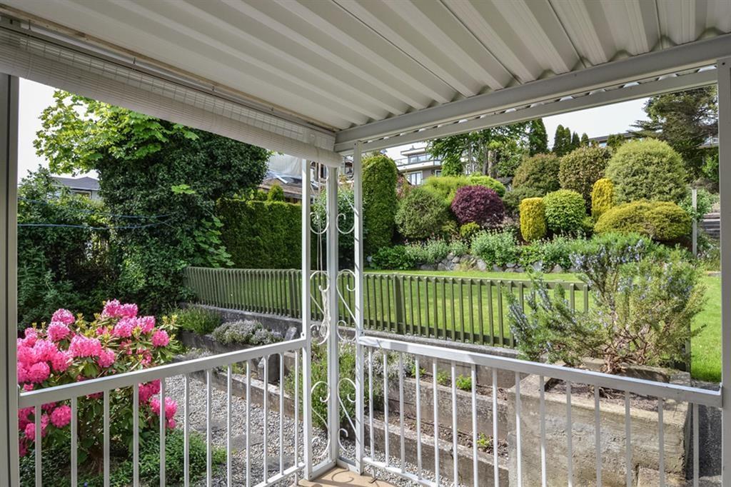 14371 Sunset Drive, White Rock, British Columbia  V4B 2V4 - Photo 12 - R3117825