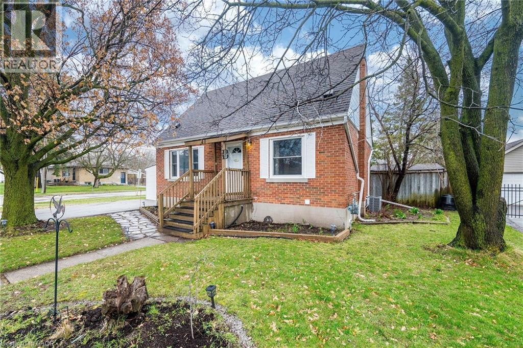 40 N Ellis Crescent N, Waterloo, Ontario  N2J 3N4 - Photo 2 - 40822140