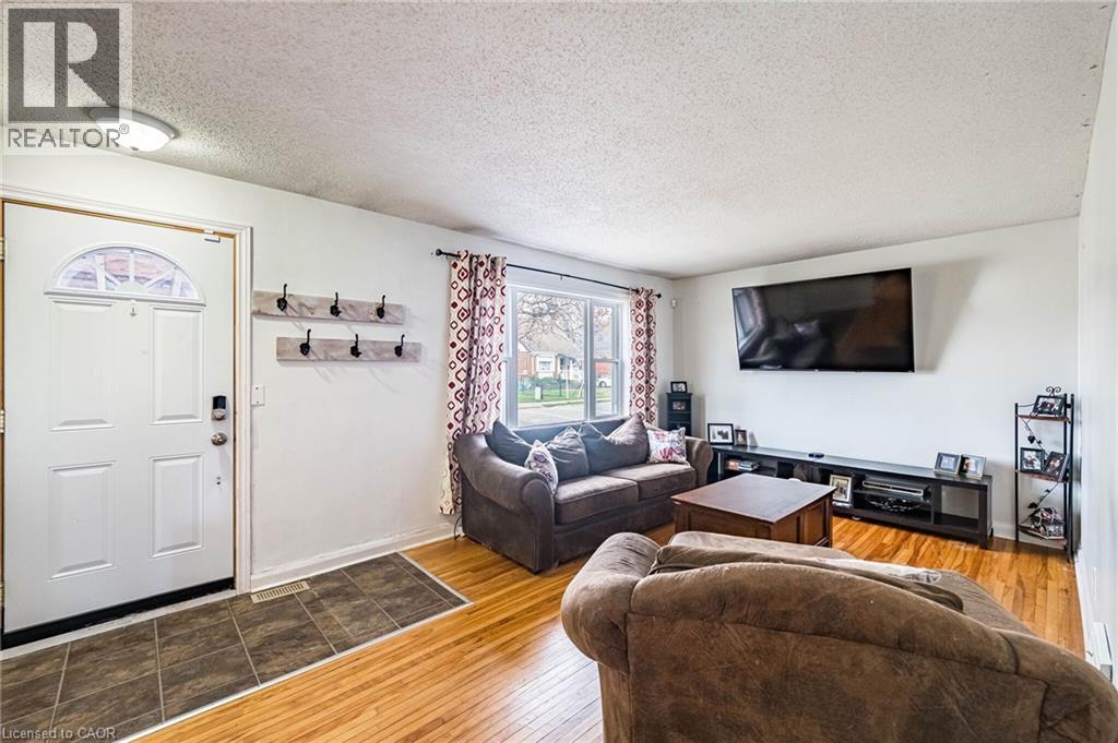 40 N Ellis Crescent N, Waterloo, Ontario  N2J 3N4 - Photo 4 - 40822140