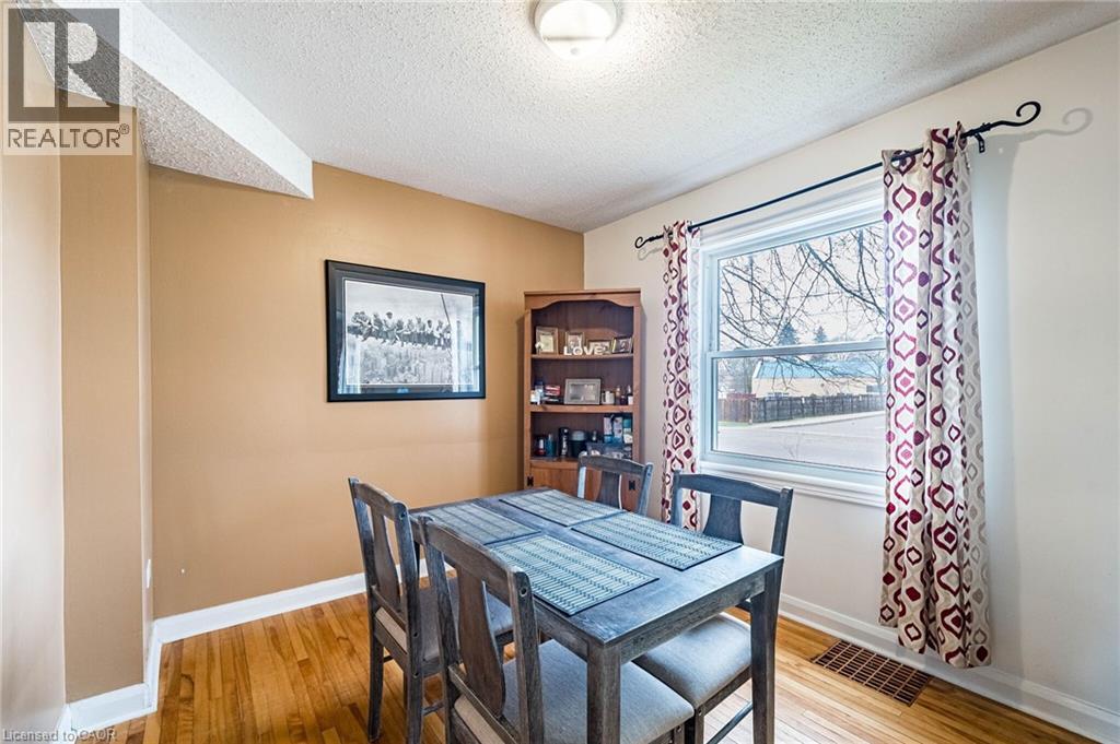 40 N Ellis Crescent N, Waterloo, Ontario  N2J 3N4 - Photo 8 - 40822140