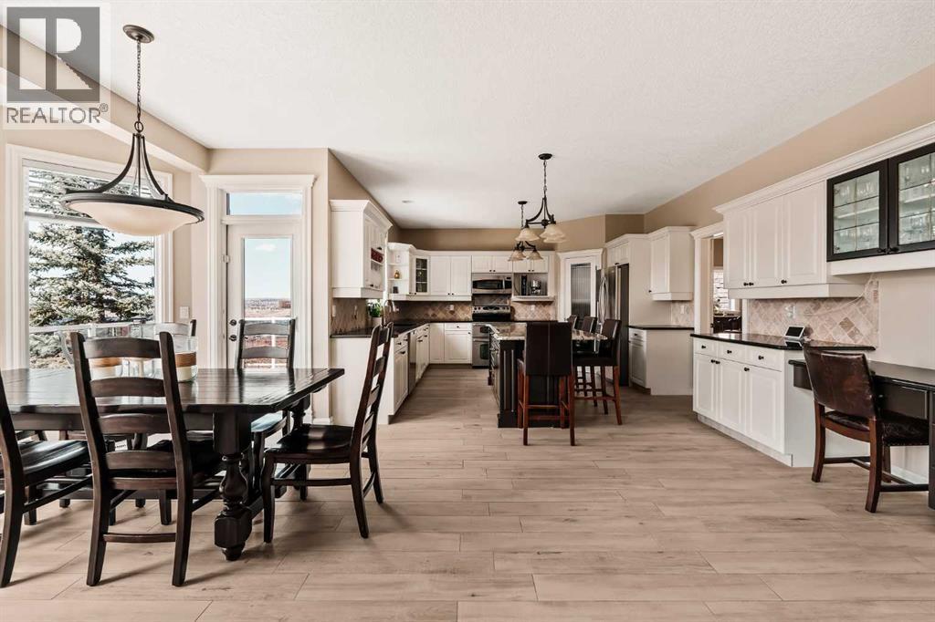 70 Patterson Close SW, Calgary, Alberta  T3H 3K2 - Photo 9 - A2299899
