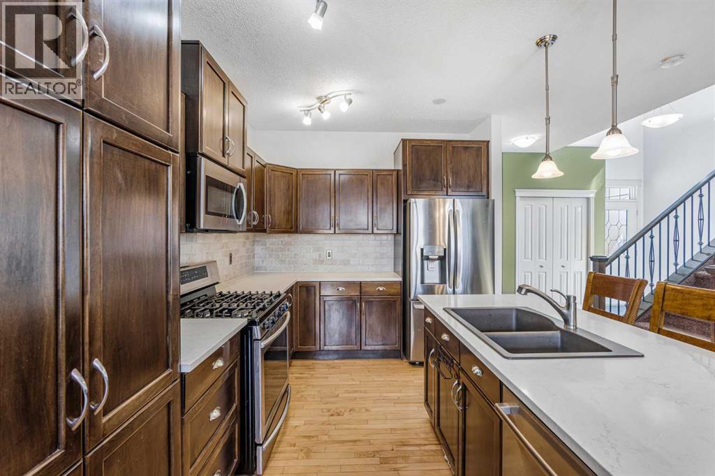 76 Heritage Hill, Cochrane, Alberta  T4C 0L4 - Photo 5 - A2305201