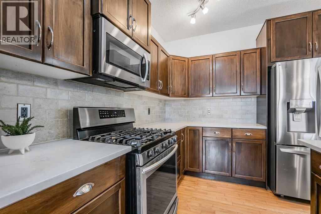 76 Heritage Hill, Cochrane, Alberta  T4C 0L4 - Photo 6 - A2305201