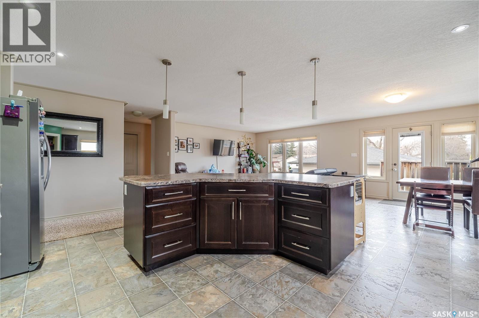 805 4th Avenue Nw, Moose Jaw, Saskatchewan  S6H 3W8 - Photo 15 - SK034483