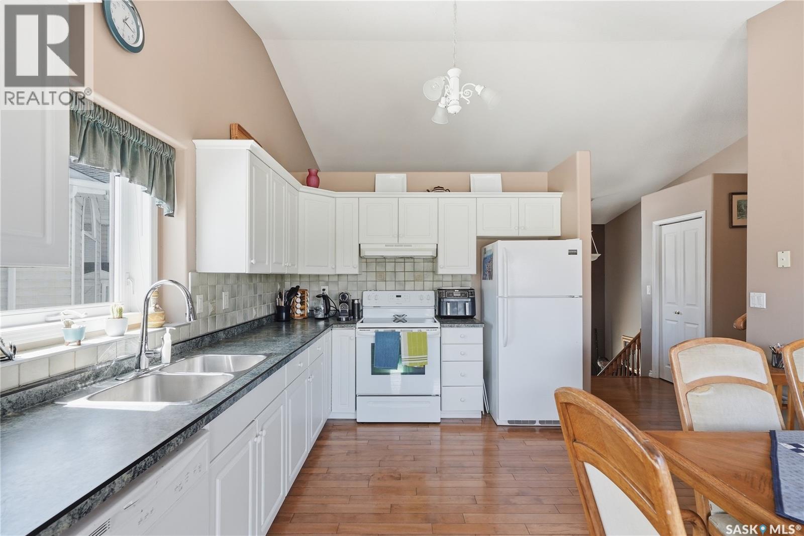 9 605 Perehudoff Crescent, Saskatoon, Saskatchewan  S7N 4N7 - Photo 11 - SK034478