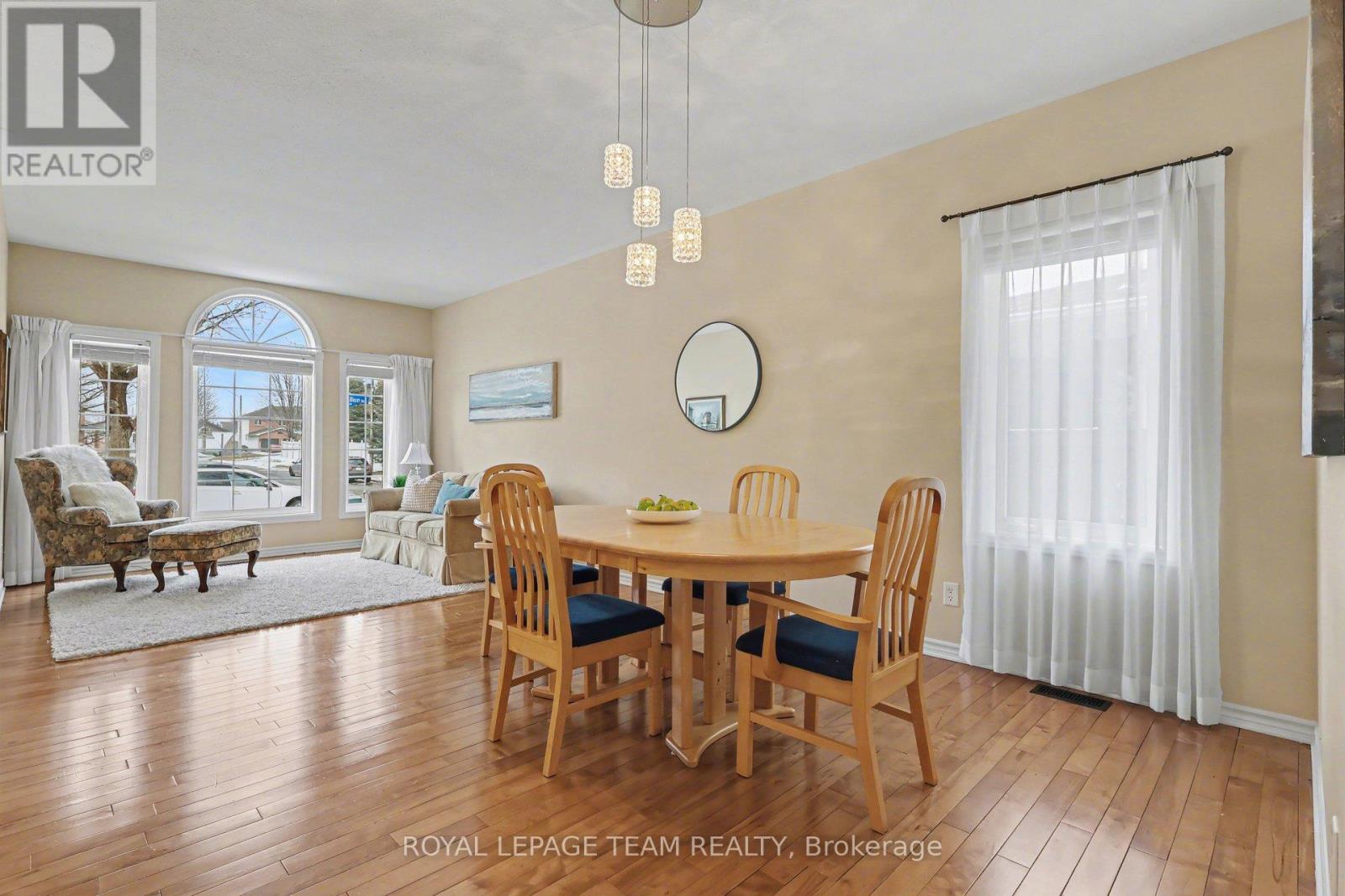 751 Vermillion Drive, Ottawa, Ontario  K1V 1V8 - Photo 10 - X12930136