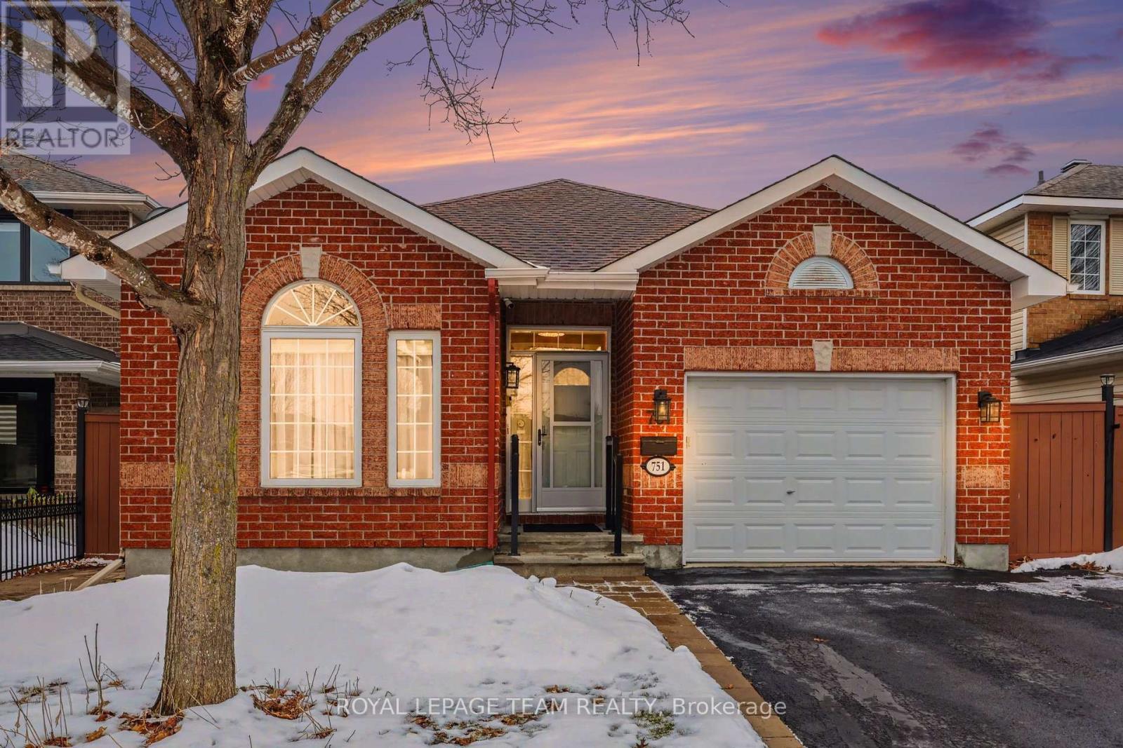 751 Vermillion Drive, Ottawa, Ontario  K1V 1V8 - Photo 1 - X12930136