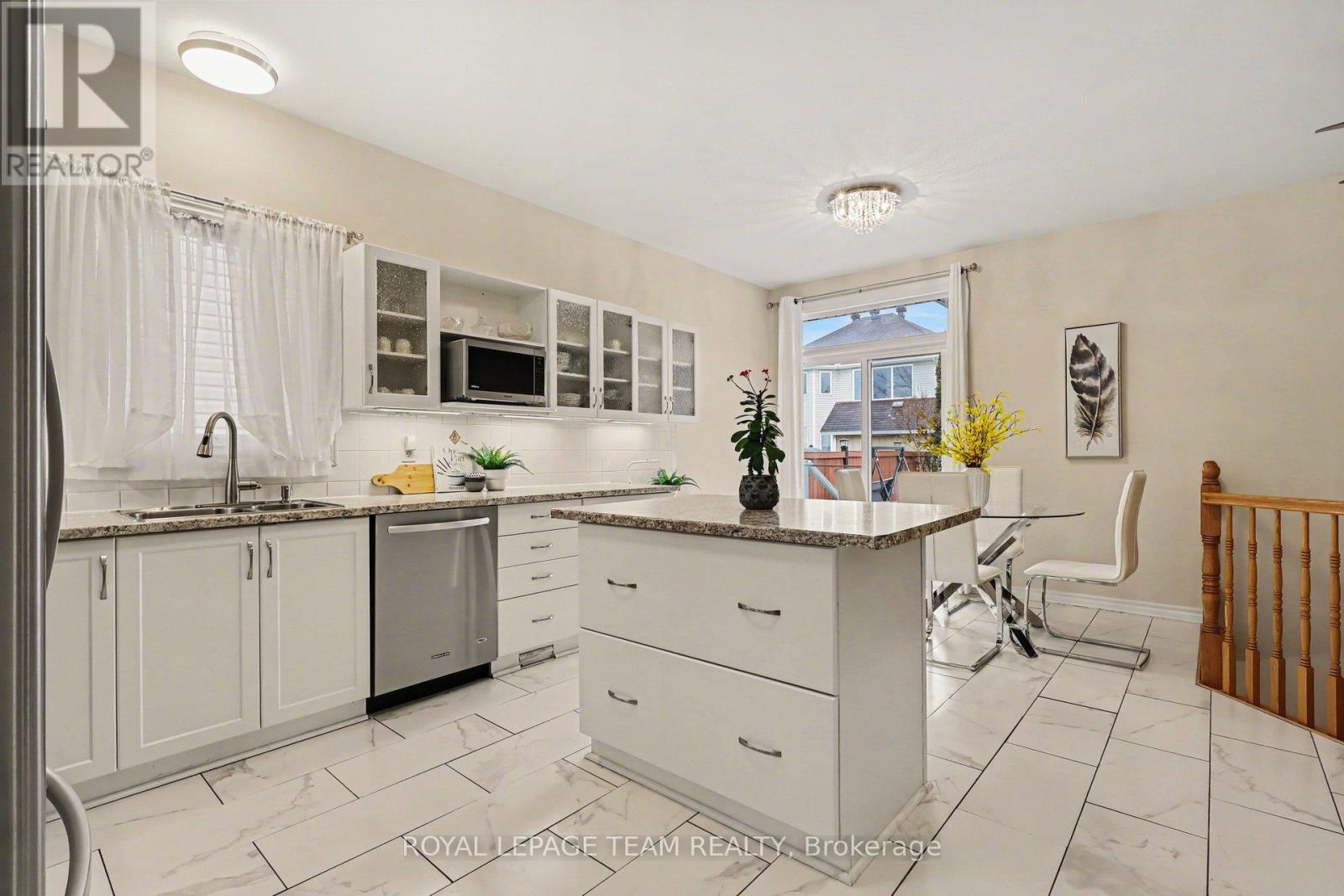 751 Vermillion Drive, Ottawa, Ontario  K1V 1V8 - Photo 11 - X12930136