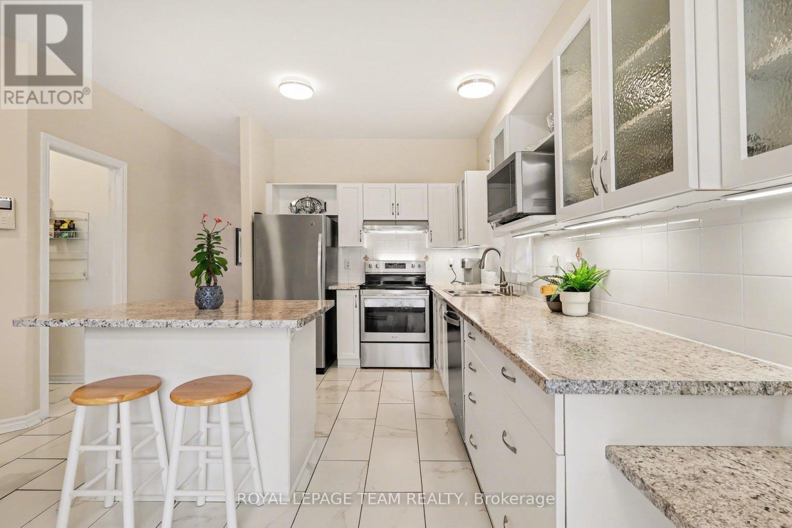 751 Vermillion Drive, Ottawa, Ontario  K1V 1V8 - Photo 13 - X12930136