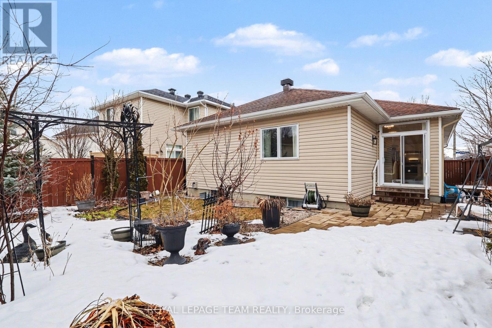 751 Vermillion Drive, Ottawa, Ontario  K1V 1V8 - Photo 31 - X12930136