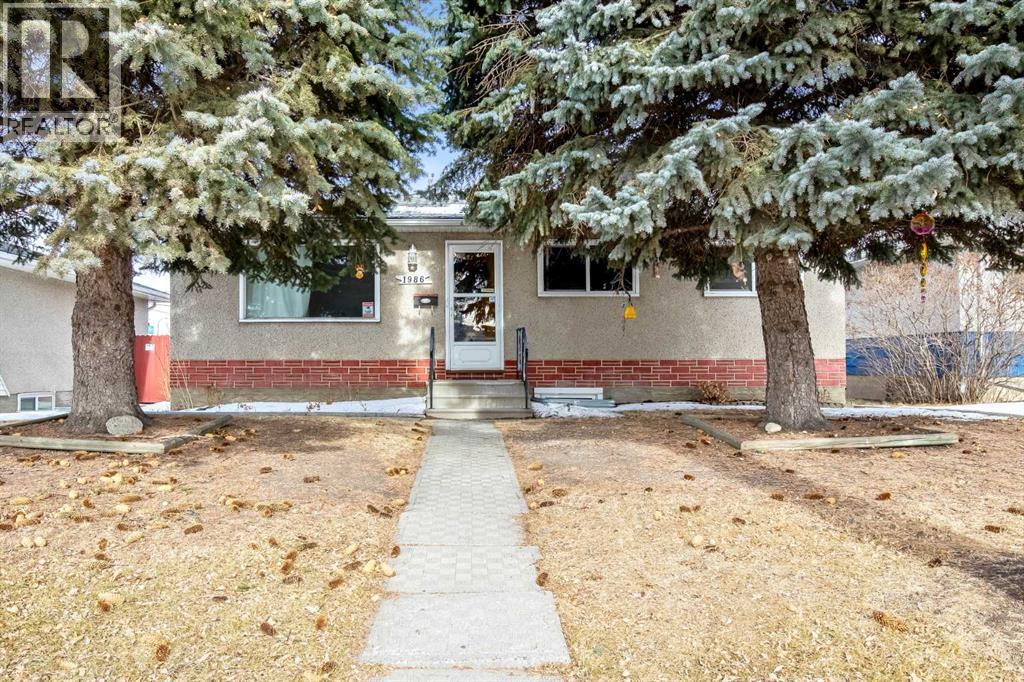 1986 Cottonwood Crescent Se, Calgary, Alberta  T2B 1P7 - Photo 1 - A2306594