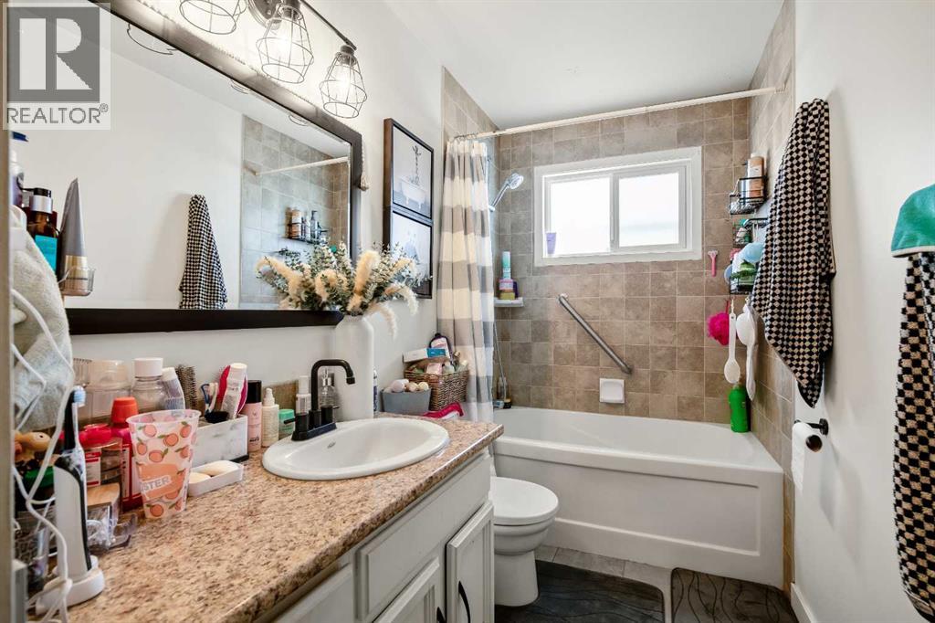 1986 Cottonwood Crescent Se, Calgary, Alberta  T2B 1P7 - Photo 6 - A2306594