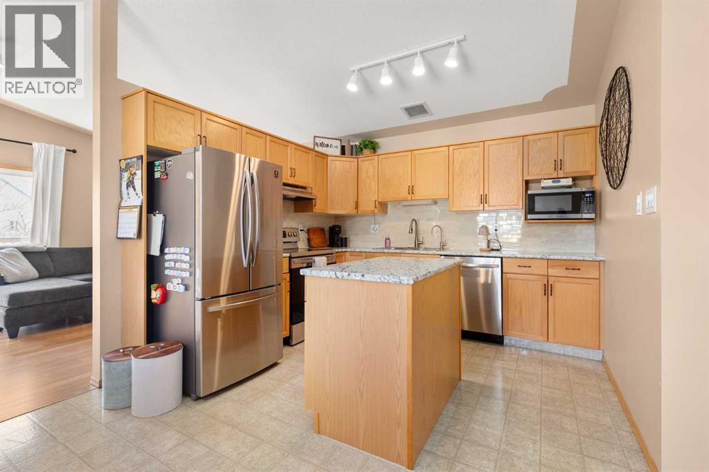 277 Stratton Way Se, Medicine Hat, Alberta  T1B 4J2 - Photo 5 - A2306129