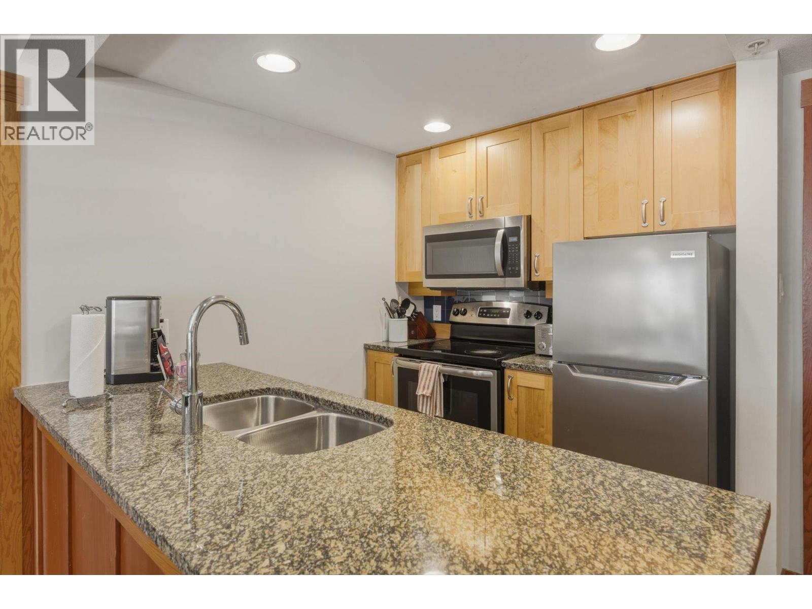523c 2036 London Lane, Whistler, British Columbia  V8E 0N7 - Photo 12 - R3118083