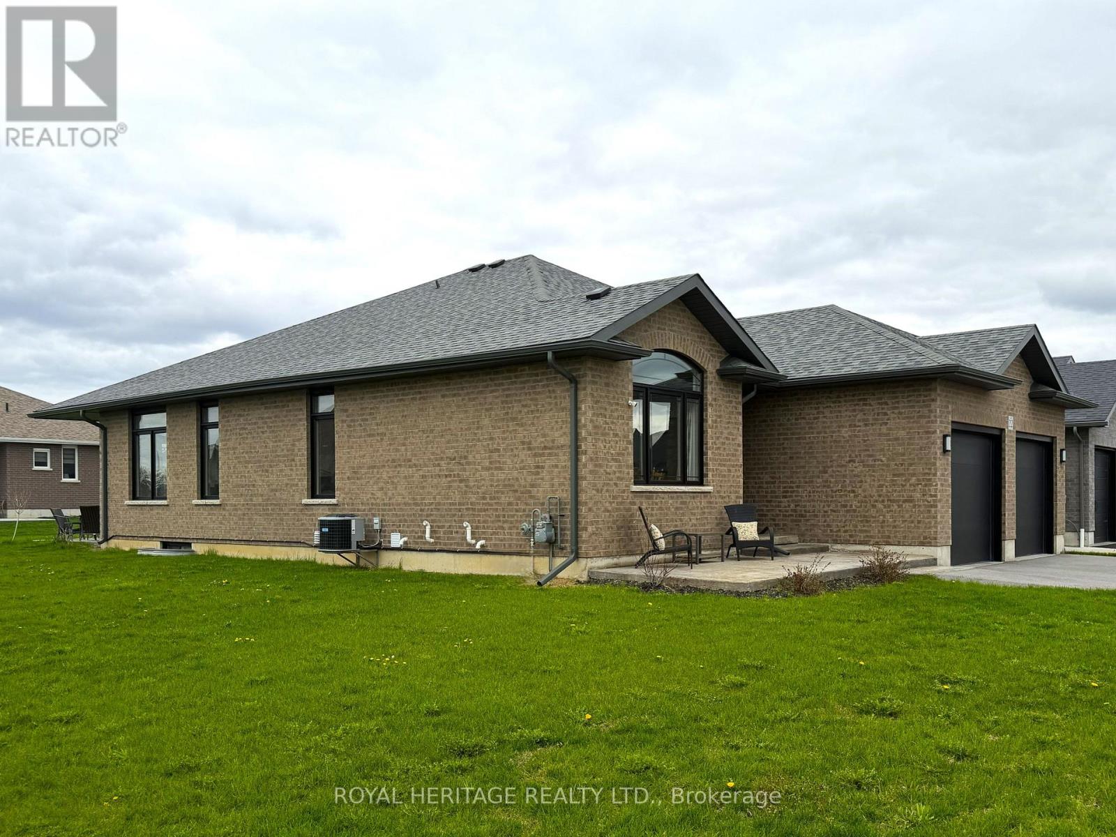 22 Bel Air Crescent, Quinte West, Ontario  K8V 0H4 - Photo 2 - X12847432