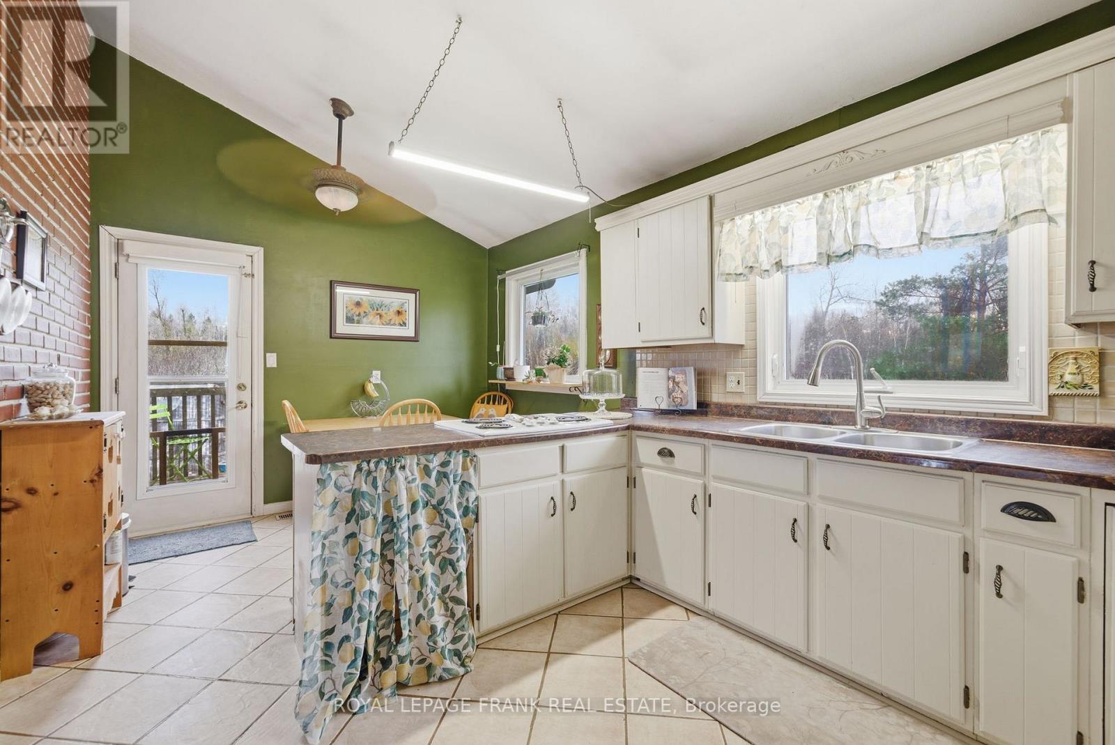 879 Linden Valley Road, Kawartha Lakes, Ontario  K0M 2T0 - Photo 13 - X13069342