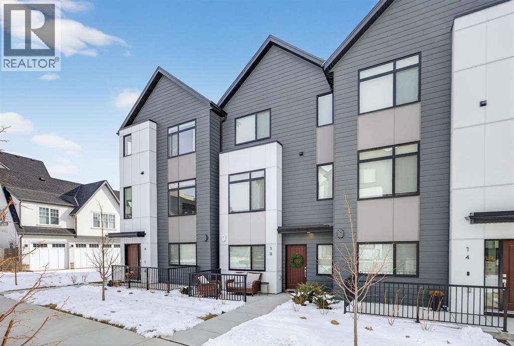 10 Currie Walk SW, Calgary, Alberta  T3E 8H6 - Photo 2 - A2297097